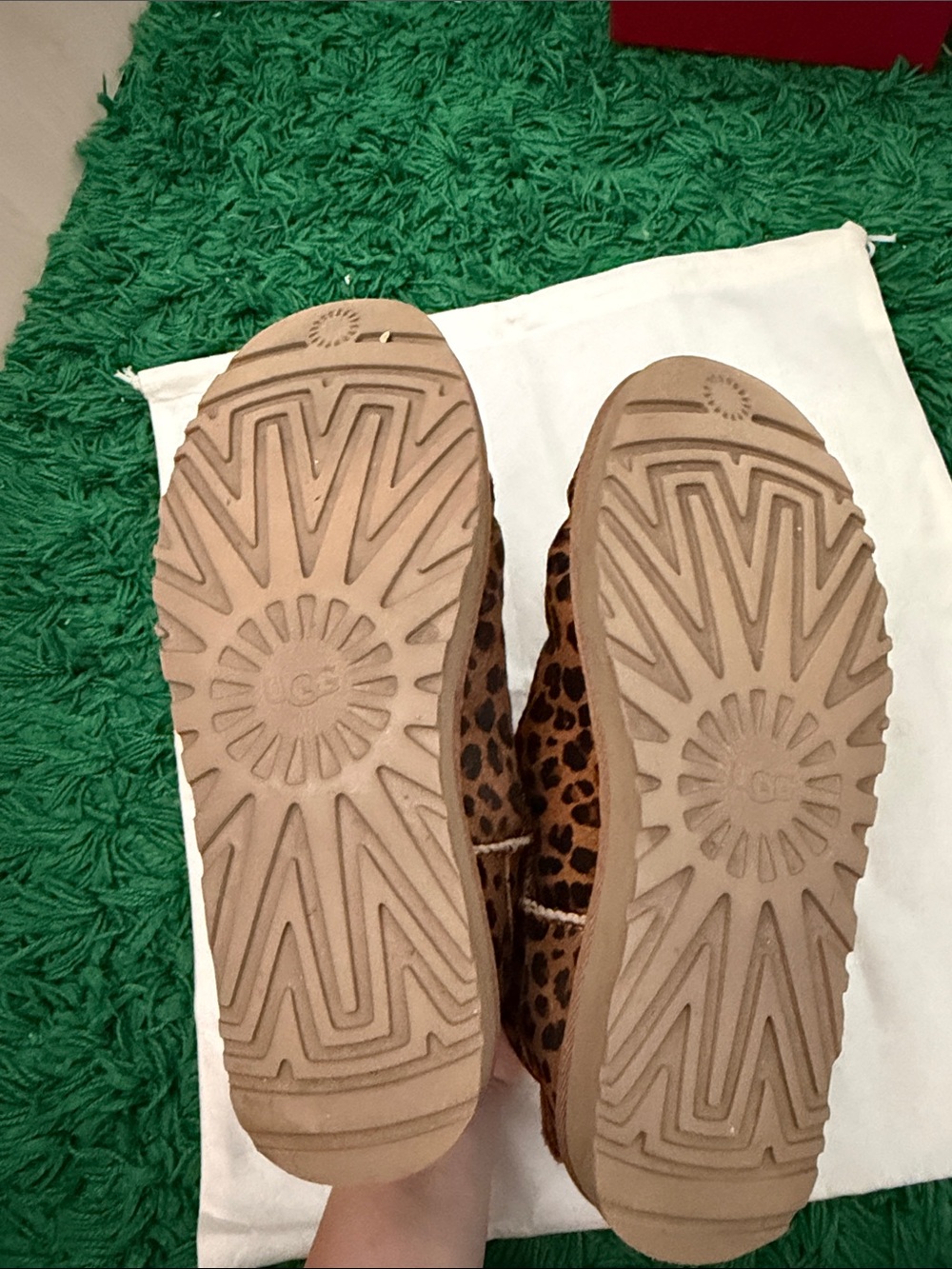 UGG ultra mini leopard print sheep fur lined size 8 - Picture 6 of 6